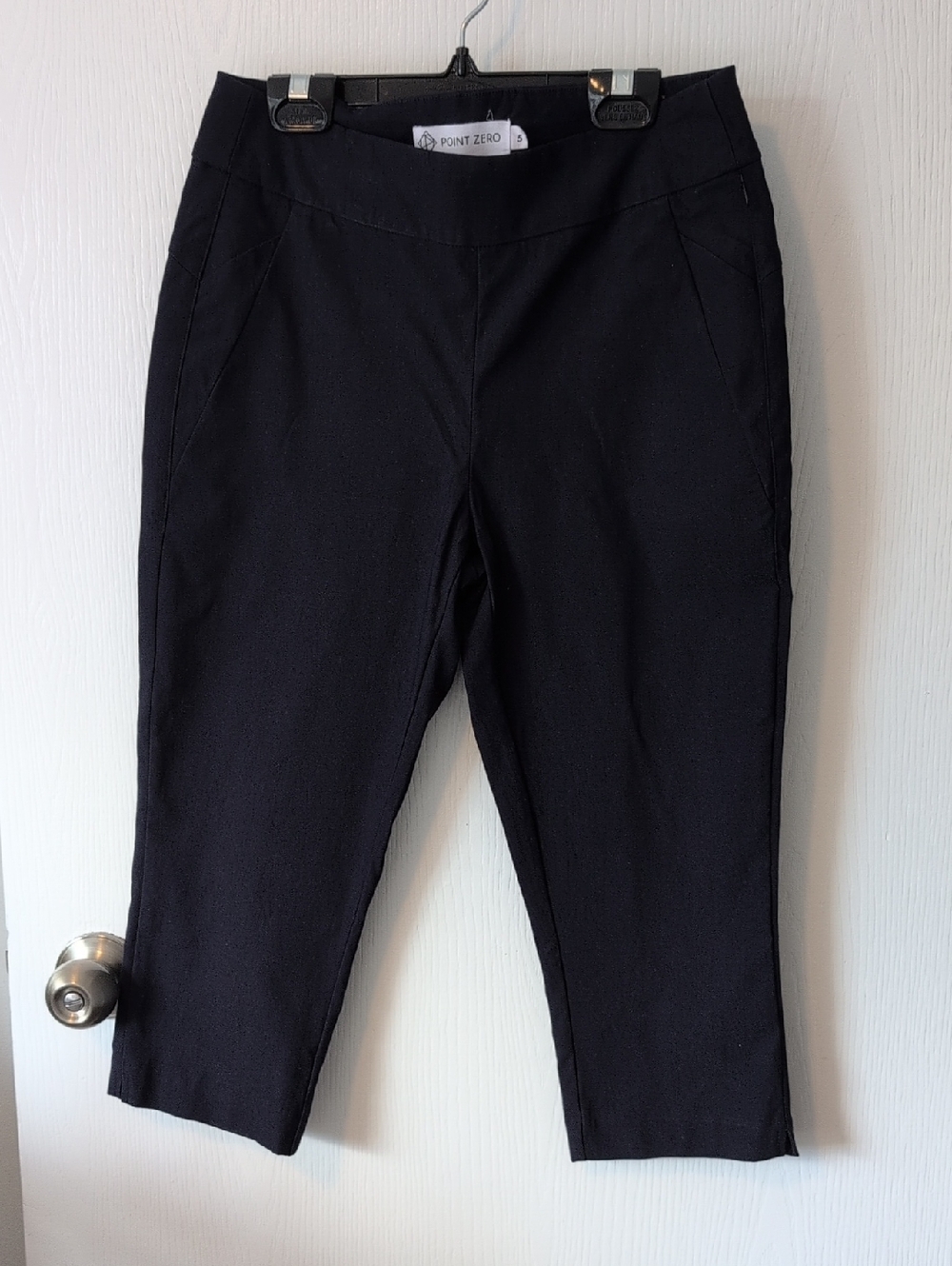 Point Zero Dark Navy  Capri Slim Ankle Pants, Size 5